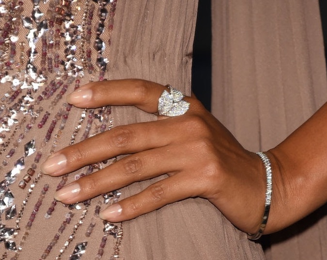 Oscar-Jewels-2018-fashion.jpg
